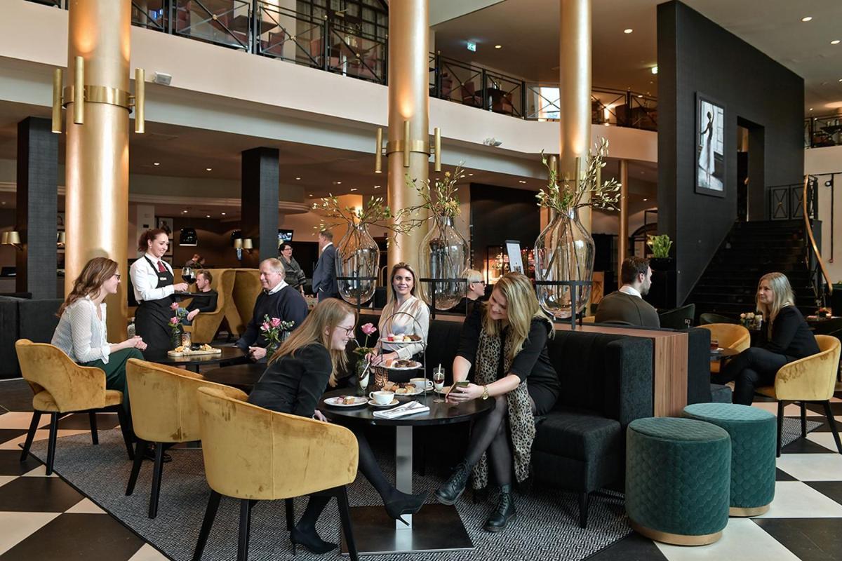 Van Der Valk Theaterhotel Алмело Екстериор снимка