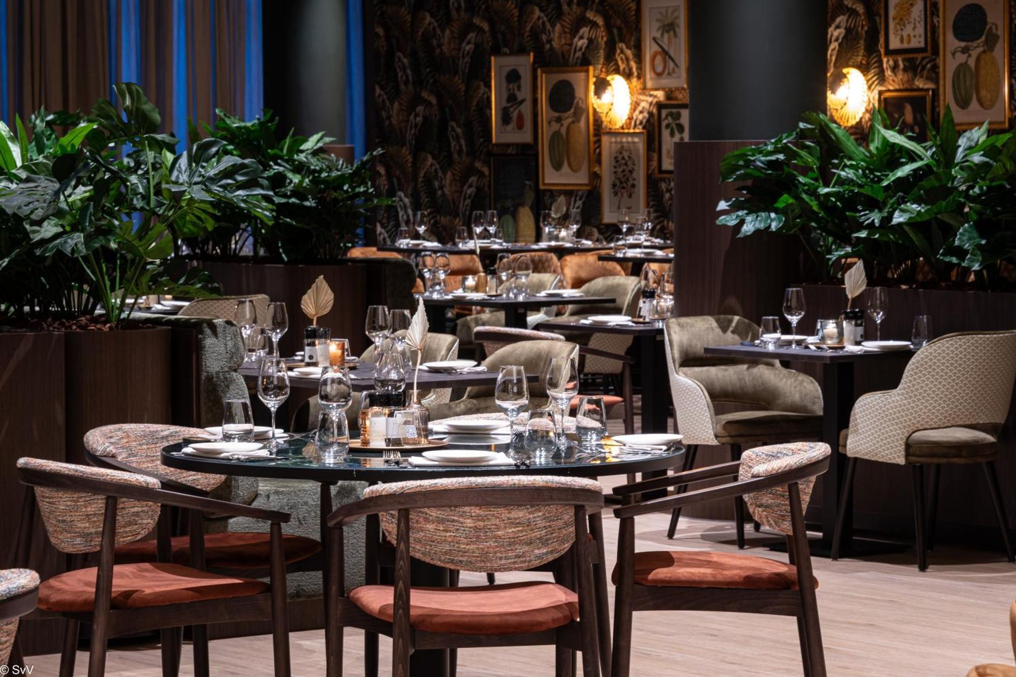 Van Der Valk Theaterhotel Алмело Екстериор снимка