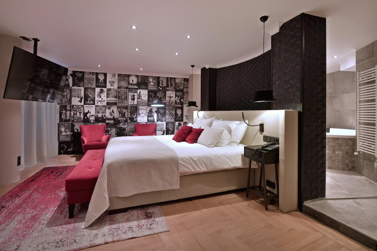Van Der Valk Theaterhotel Алмело Екстериор снимка