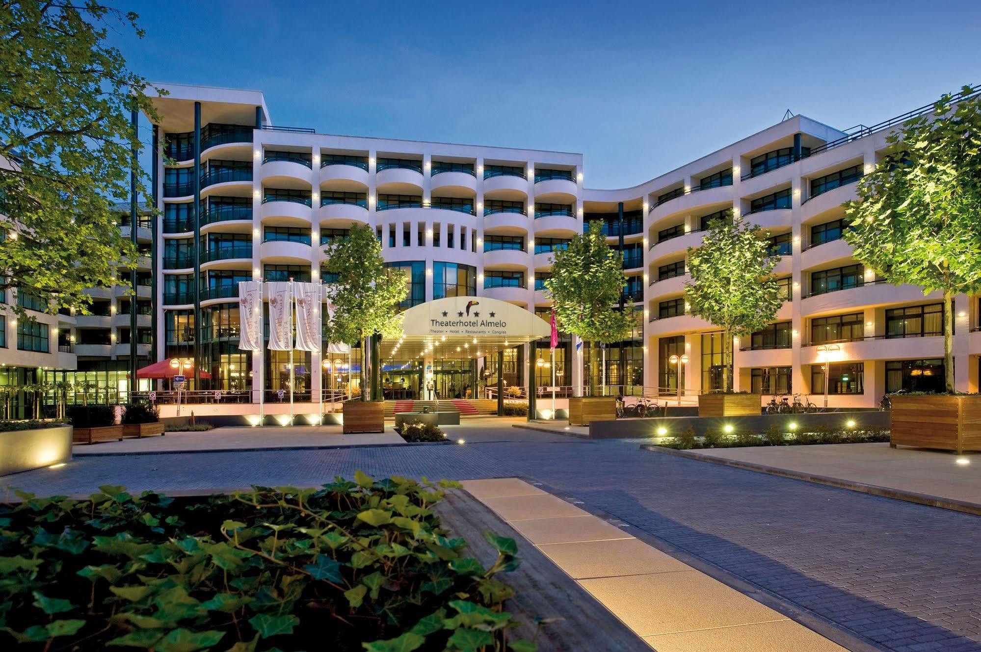 Van Der Valk Theaterhotel Алмело Екстериор снимка